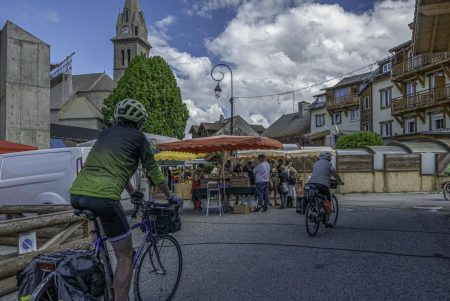 C'est jour de marché à Ancelle (SP)