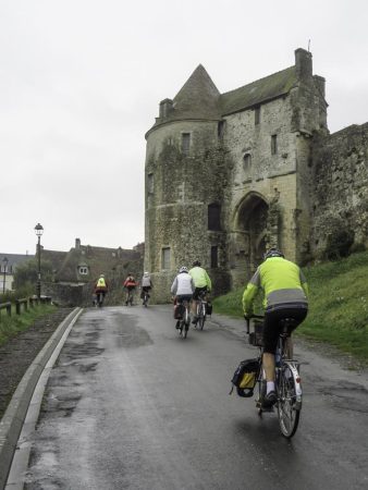 Une des portes d'accès au centre de Falaise (CL)