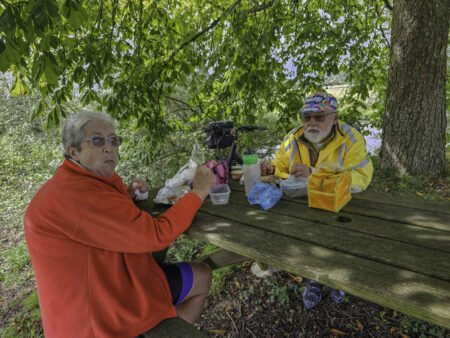 Pique-nique à Moncel-sur-Vaire de nos « vieux » époux (MLC)