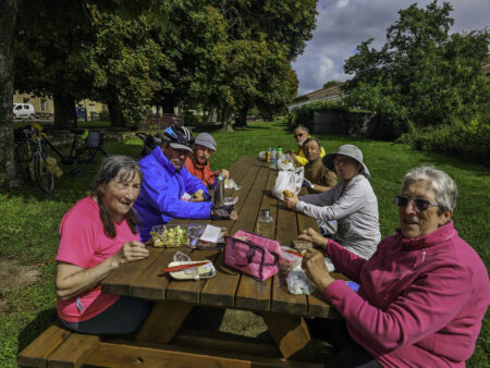 Pique-nique à Sandaucourt. (MLC)