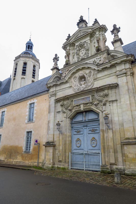 Le portail du Prytanée de La Flèche (Photo Chritian Lebeau)