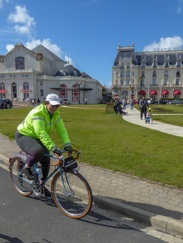 Cabourg devant le grand hôtel (PP)