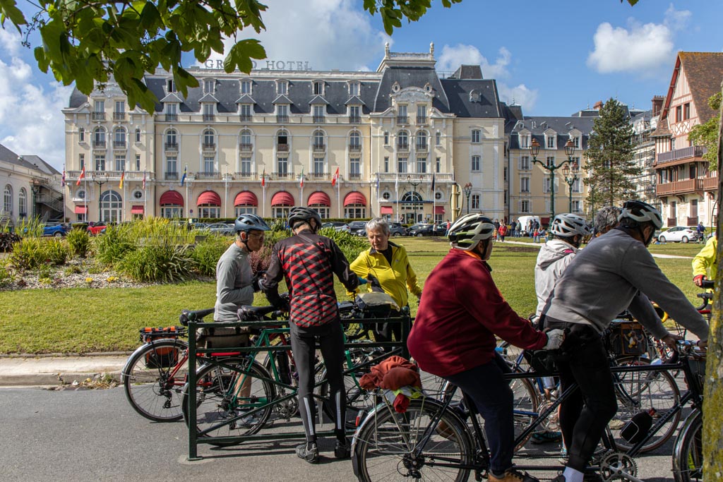 Le Grand Hotel de Cabourg (vélos acceptés ?) (PHM)