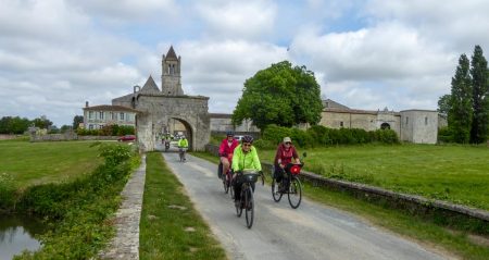 En quittant l'Abbaye de Sablonceaux (MF)