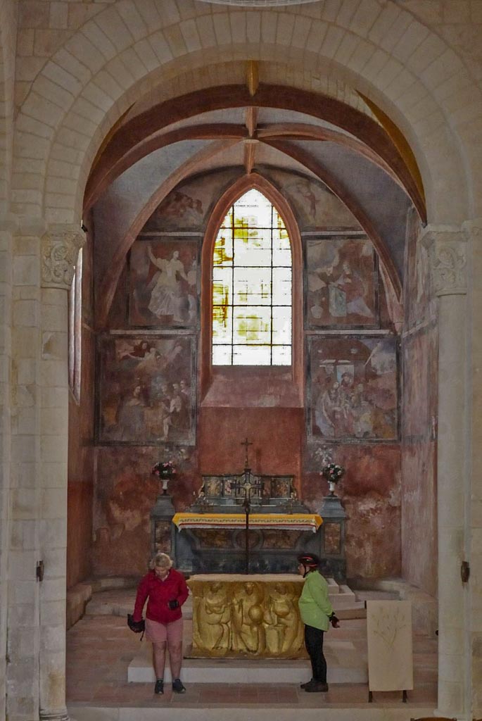 Des peintures murales dans le chœur de l'église de Saint-Sornin (MR)