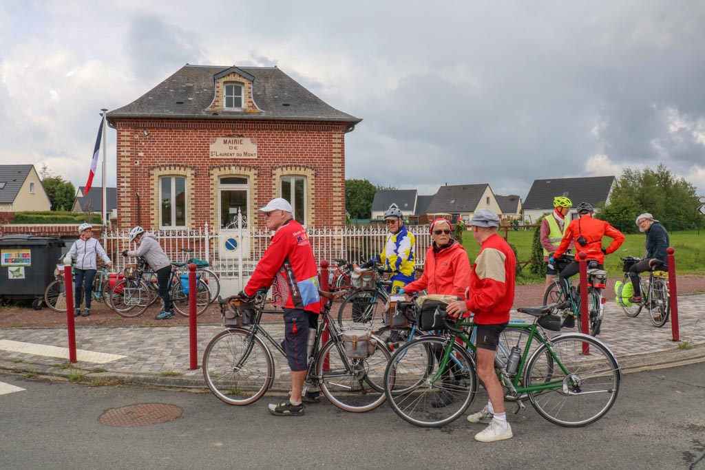 Halte à Saint-Laurent-du-Mont (CL)