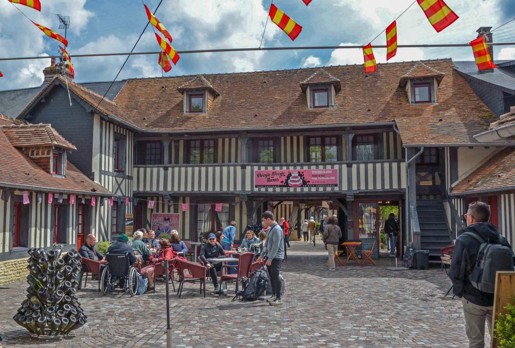Beuvron-en-Auge : le manoir de Sens (MR)