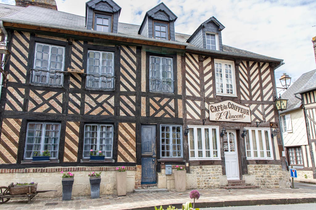 Arrêt à Beuvron-en-Auge (PHM)