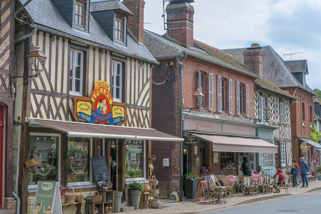 À Beuvron-en-Auge (PP)