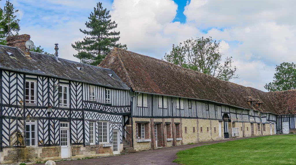 Ferme près du manoir de Victot-Pontfol, (PP)