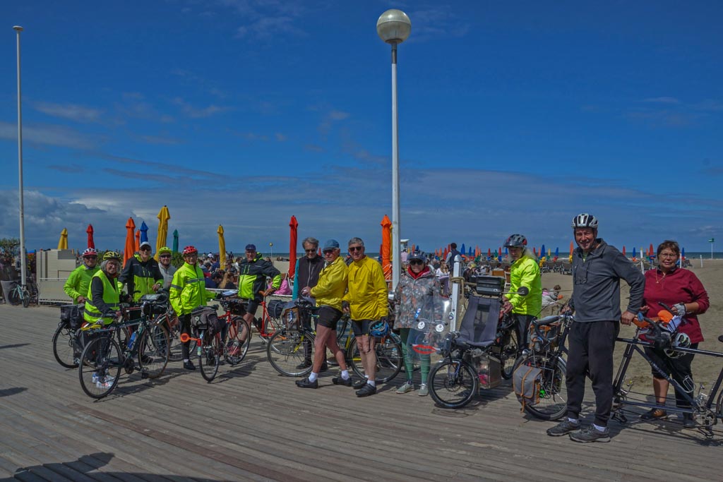 Deauville - le groupe sur les Planches (MR)