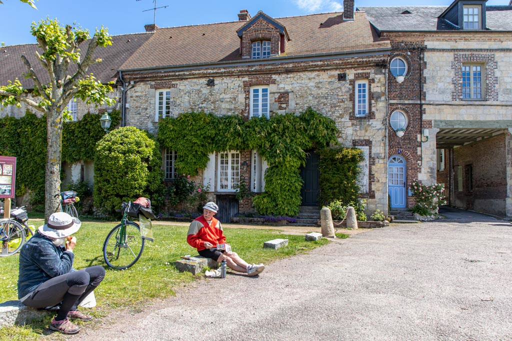 Pique nique à Beaumont en Auge (PHM)