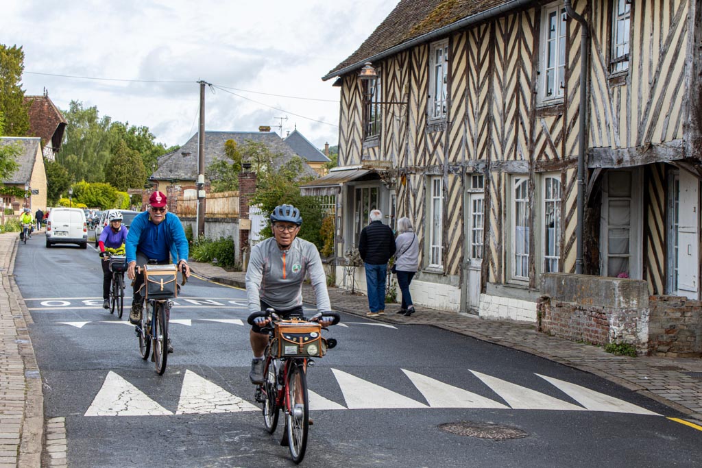 Nouveau passage à Beuvron-en-Auge (PHM)