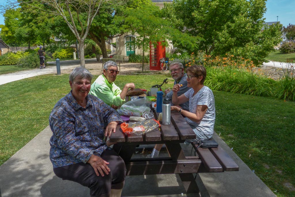 Pique-nique à Montval-sur-Loir (PM)