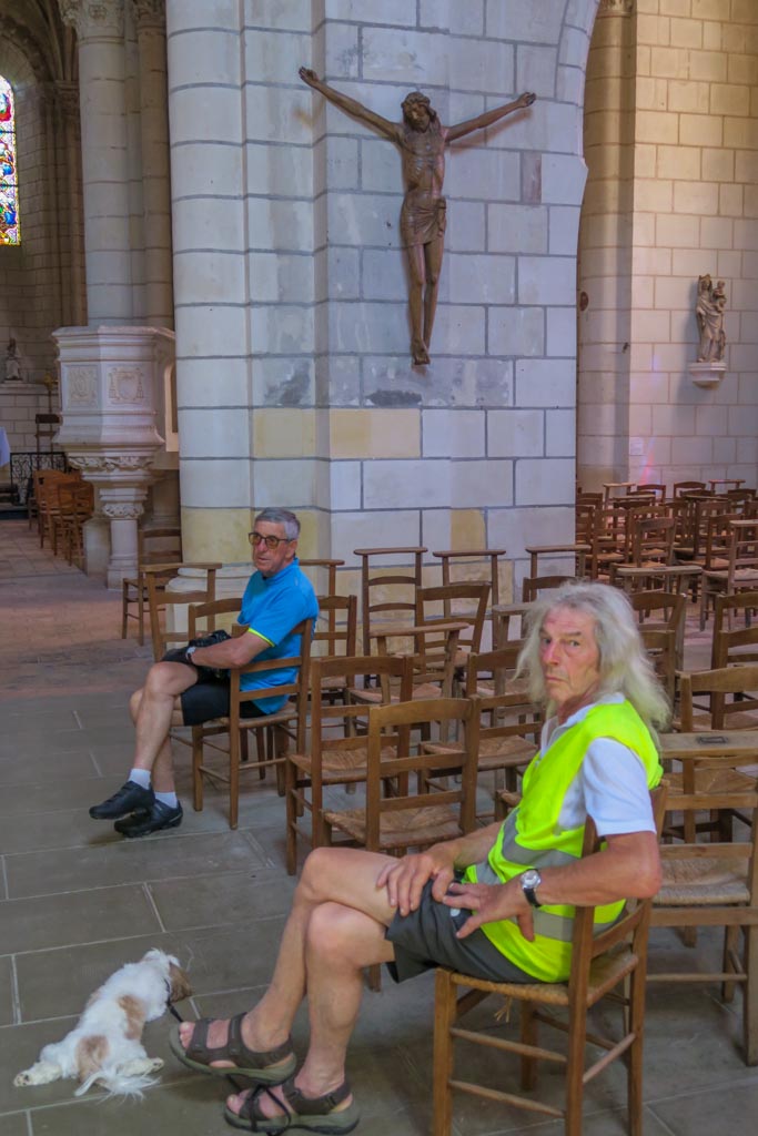 Au frais dans l'église de Luché-Pringé (PP)