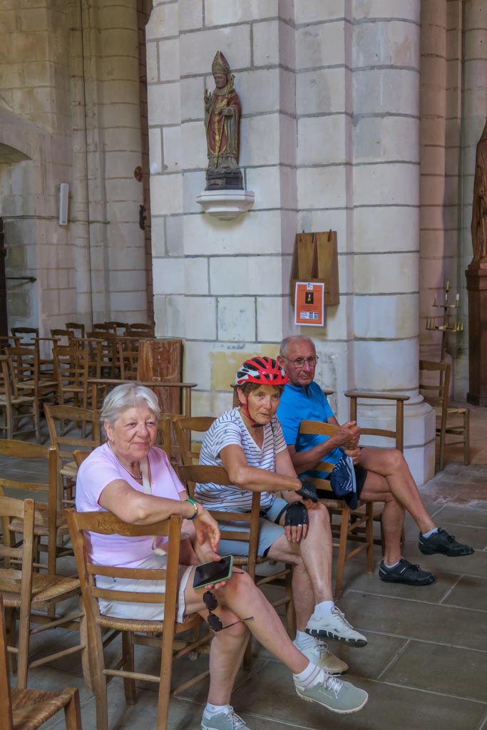 Au frais dans l'église de Luché-Pringé (PP)