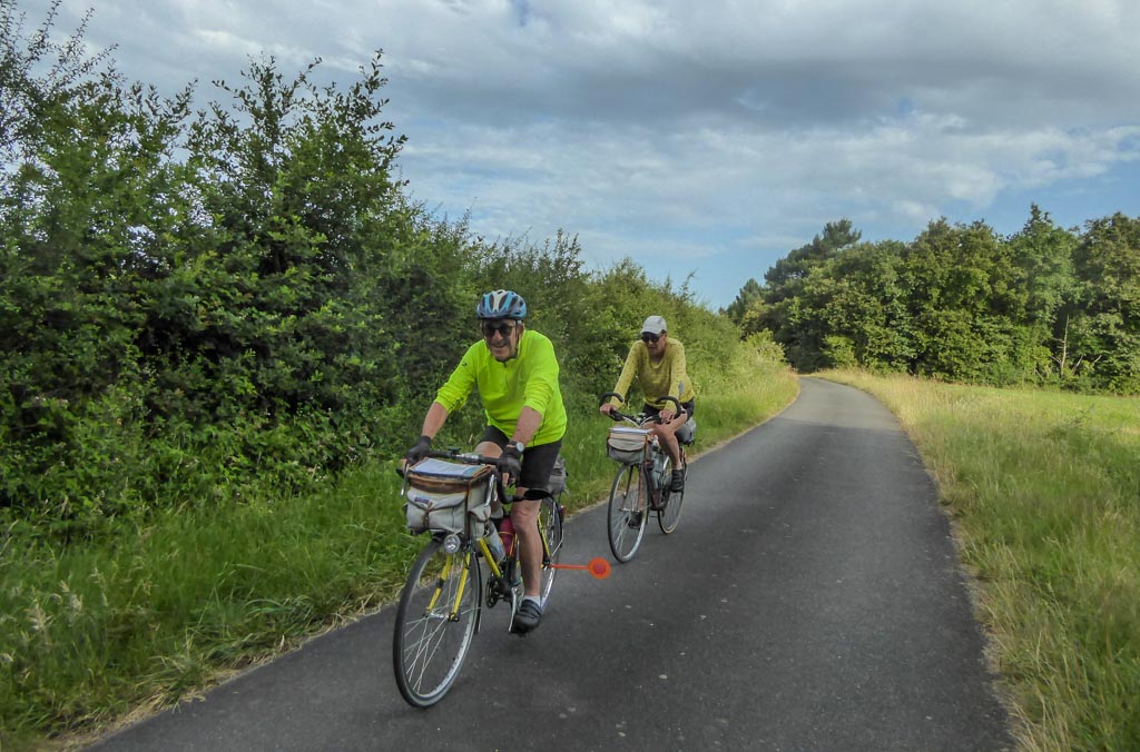 Sur de petites routes accidentées (MF)